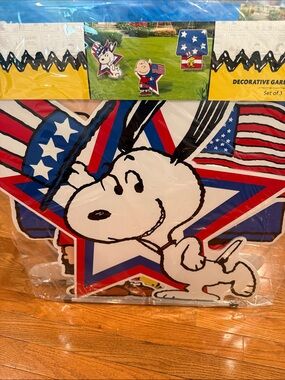 Celebrate 250th of Freedom!Peanuts Snoopy Patriotic Yard Stakes - Red White Blue